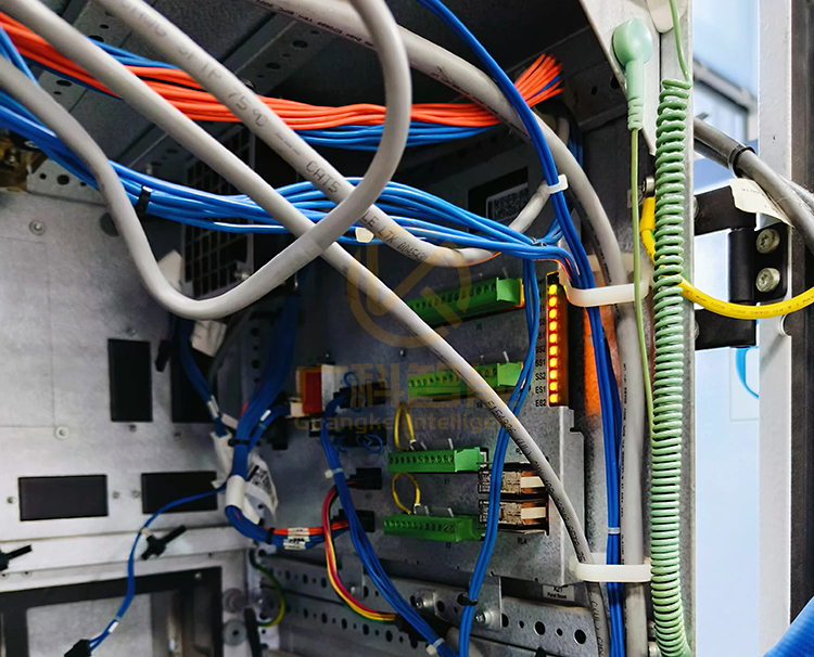 ABB安全面板DSQC643 3HAC024488-001維修后上機測試 ABB安全面板DSQC643 3HAC024488-001維修后上機測試